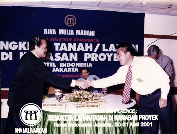 Seminar Diplomasi Konflik Tanah INNRED 2001
